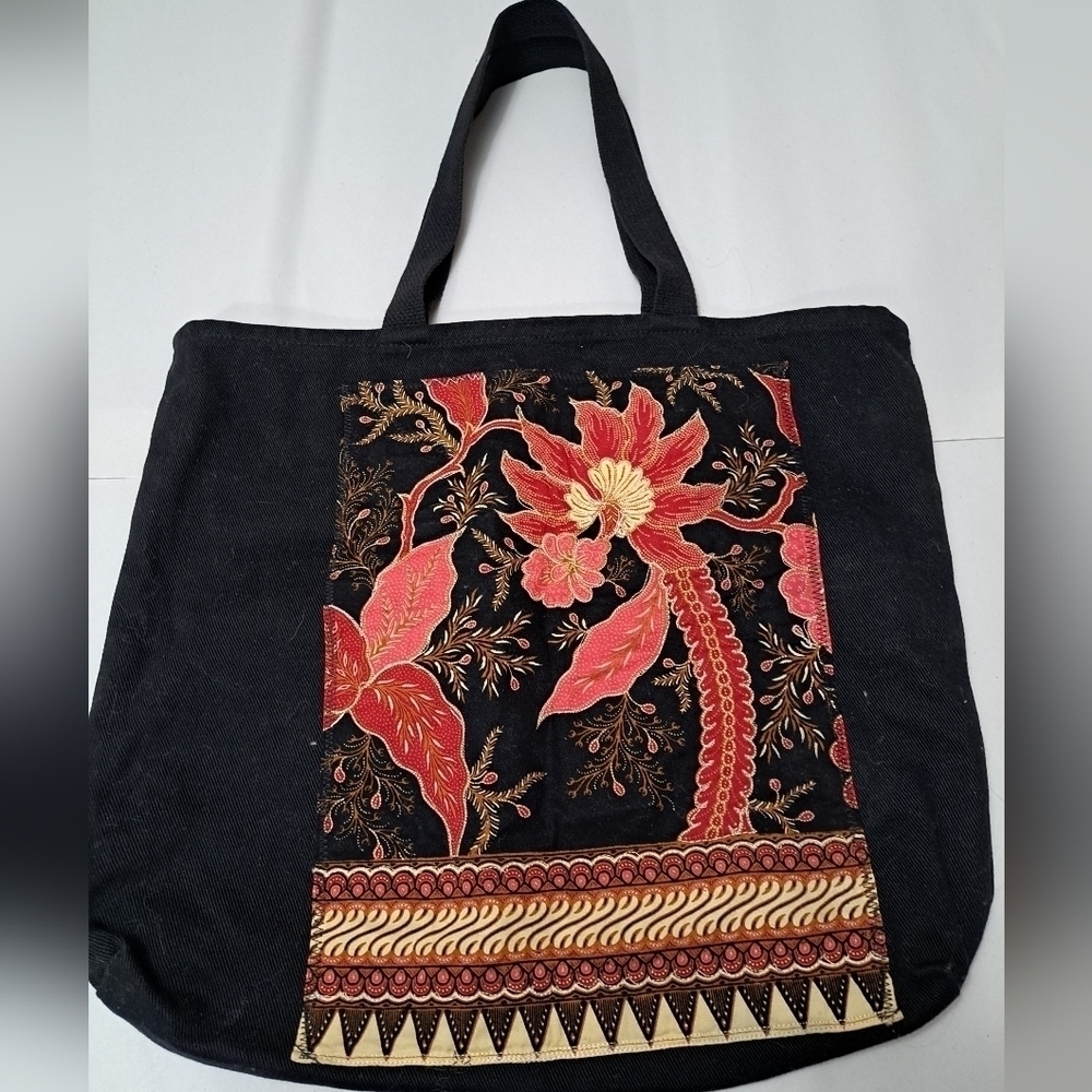 Black Tote/Shopping Bag With Sewn On Design